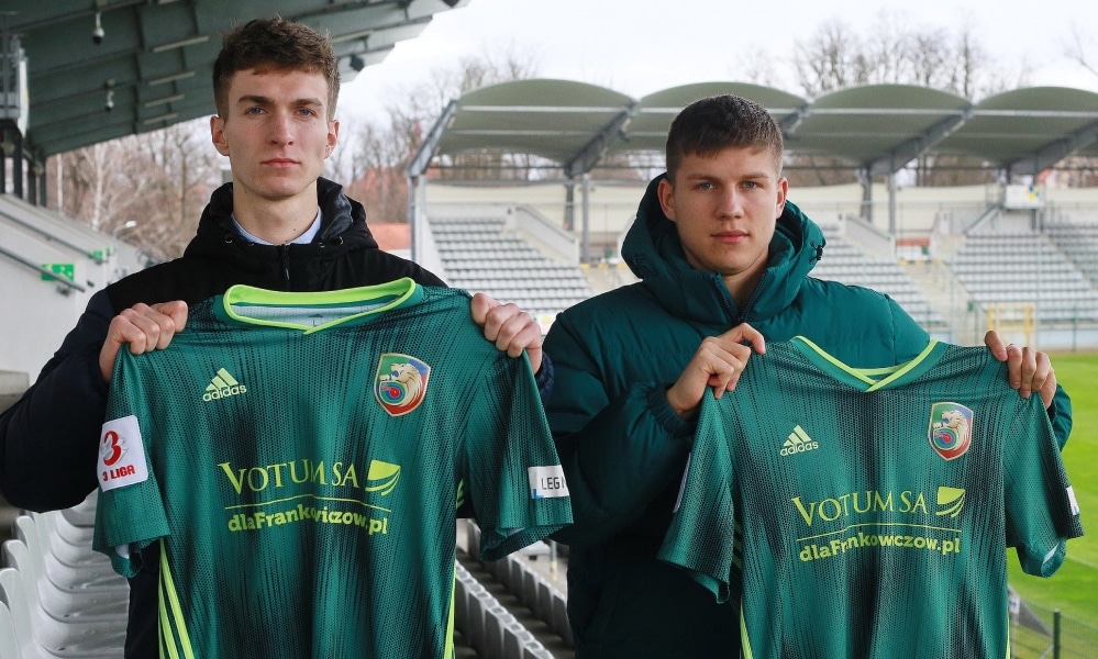 Przed startem rundy wiosennej w III lidze do kadry Miedzi II Legnica dołączyło dwóch zawodników, którzy ostatnio występowali na poziomie II ligi – Michał Dryja i Mariusz Sławek.